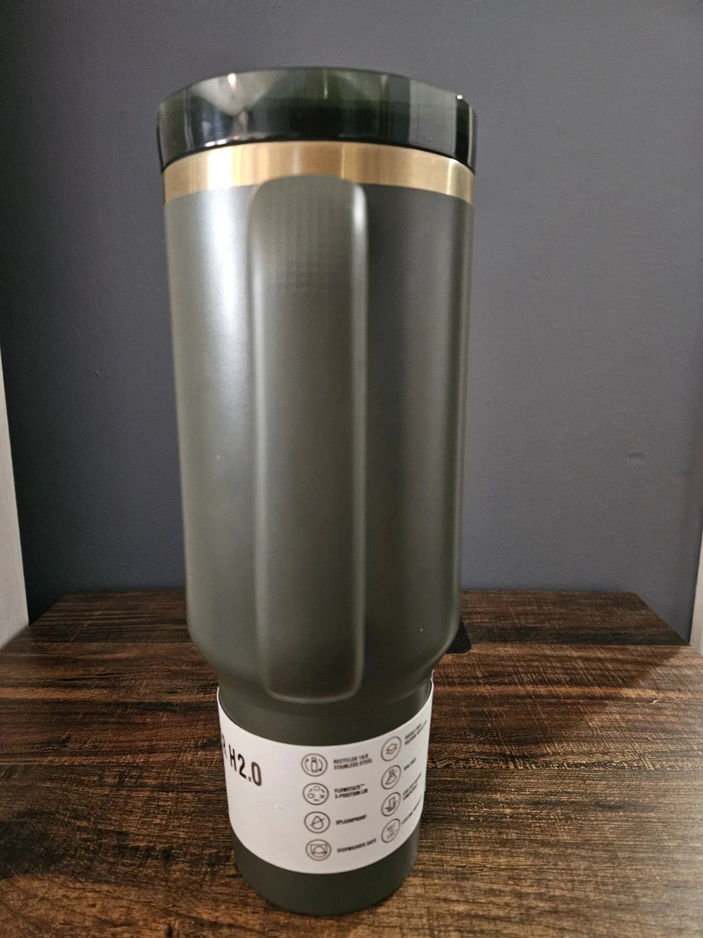 Stanley Quencher H2.0 FlowState 40oz Cypress Green Tumbler