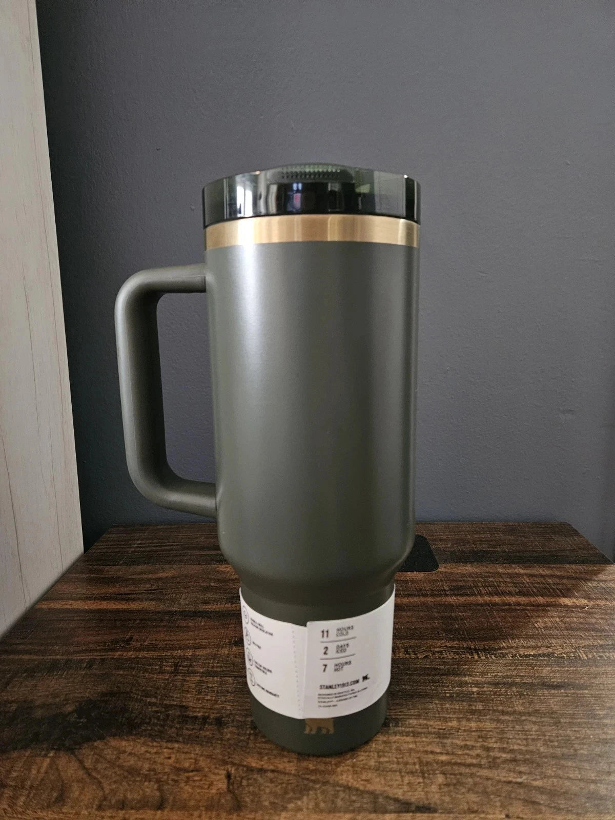 Stanley Quencher H2.0 FlowState 40oz Cypress Green Tumbler